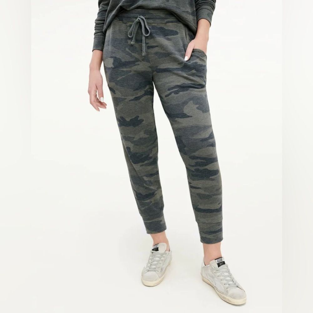 Splendid Green Camo Jogger Pants